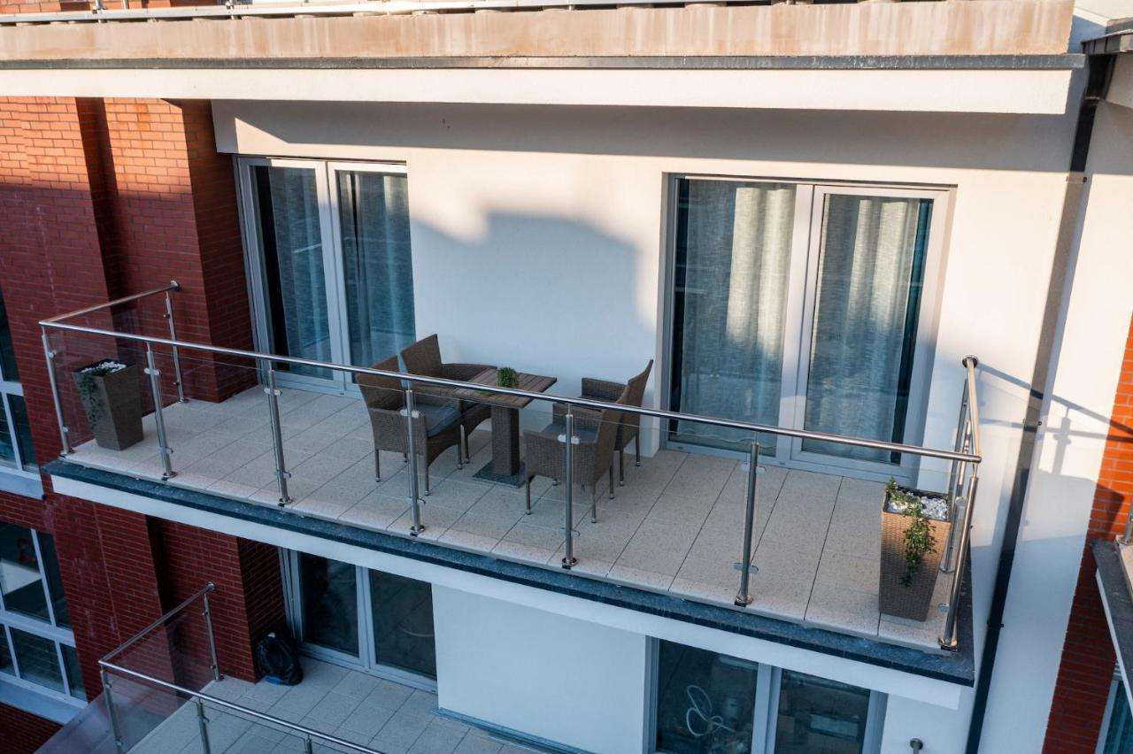 Apartment 7m Z Basenem W Jednym Budynku Klifowa Bon Turystyczny !!! Free Private Parking Rewal